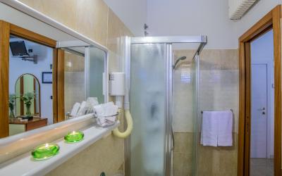 Camera Matrimoniale/Doppia con Letti Singoli con Balcone 