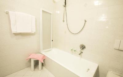 Camera Familiare Adiacente/Comunicante (2 Adulti + 2 Bambini)