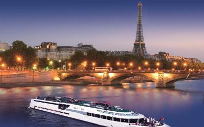 Chambre Double - Du00eener et Croisiu00e8re sur la Seine Inclus Chambre Double - Du00eener et Croisiu00e8re sur la Seine Inclus