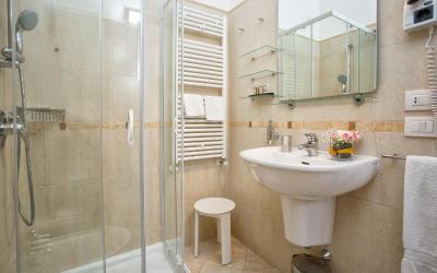 Camera Matrimoniale/Doppia con Letti Singoli