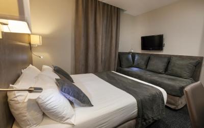 Chambre Double Supu00e9rieure avec Canapu00e9-Lit - Non-Fumeurs  Chambre Double Supu00e9rieure avec Canapu00e9-Lit - Non-Fumeurs