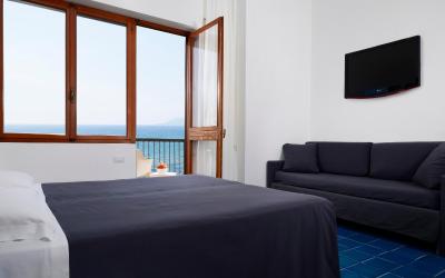 Camera Tripla Standard con Vista Mare