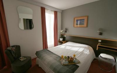 Chambre Double ou Lits Jumeaux Chambre Double ou Lits Jumeaux