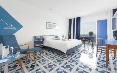 Camera Tripla Deluxe con Vista Mare