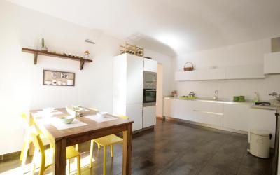 Appartamento con 3 Camere da Letto Appartamento con 3 Camere da Letto