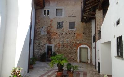 Monolocale con Bagno Interno e Balcone 