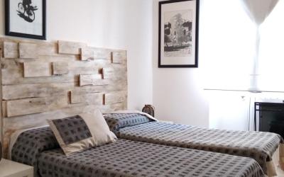 Camera Matrimoniale con Bagno in Comune 