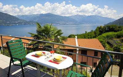 Appartamento con 1 Camera da Letto, Balcone e Vista Lago