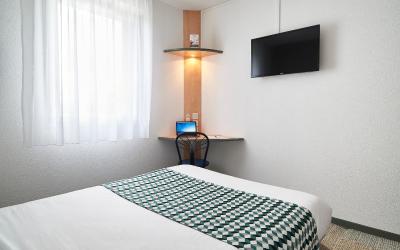 Chambre Double - Accessible aux Personnes u00e0 Mobilitu00e9 Ru00e9duite Chambre Double - Accessible aux Personnes u00e0 Mobilitu00e9 Ru00e9duite