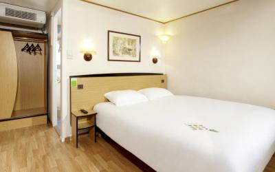 Chambre Triple avec 1 Lit Double et 1 Lit d'Enfant