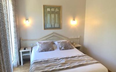 Chambre Double - Vue sur Mer et Colline Chambre Double - Vue sur Mer et Colline