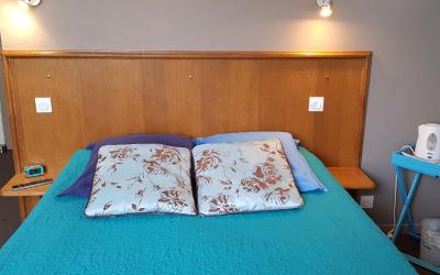 Chambre Double - Accessible aux Personnes u00e0 Mobilitu00e9 Ru00e9duite  Chambre Double - Accessible aux Personnes u00e0 Mobilitu00e9 Ru00e9duite