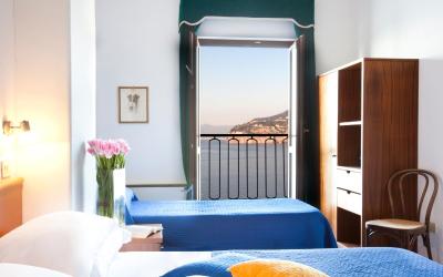 Camera Tripla con Vista Mare 