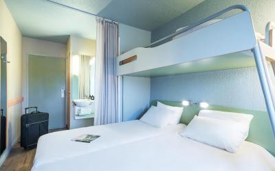 Chambre Triple avec Grand Lit et Lit Superposu00e9