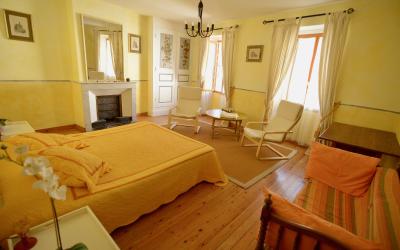 Chambre Double avec Salle de Bains Privative Extu00e9rieure Chambre Double avec Salle de Bains Privative Extu00e9rieure