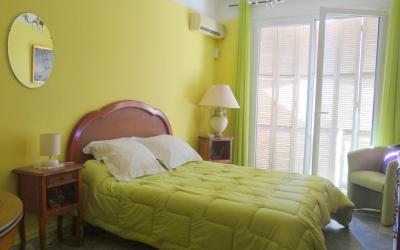 Chambre Double Standard avec Salle de Bains Commune Chambre Double Standard avec Salle de Bains Commune