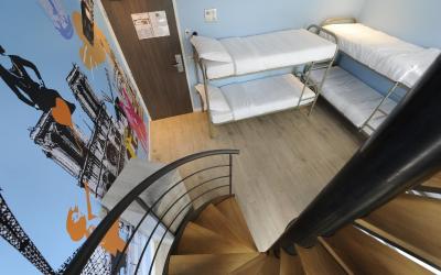 Lit dans Dortoir pour Femmes de 6 Lits