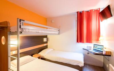 Chambre Triple - 3 Lits Simples Chambre Triple - 3 Lits Simples