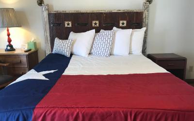 Deluxe Queen Room with Kitchenette