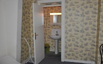 Chambre Triple avec Salle de Bains Commune