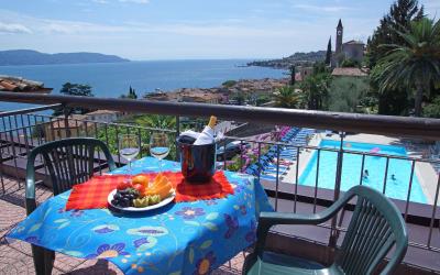 Camera Matrimoniale Superior con Balcone e Vista Lago