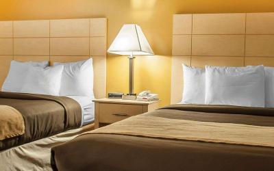 Deluxe Queen Room with Two Queen Beds - Non-Smoking