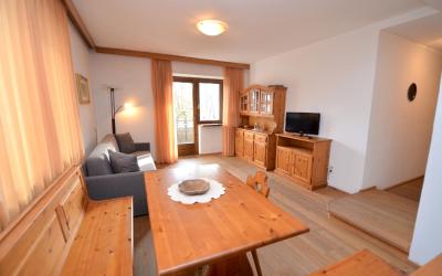 AT 112-4 - Appartamento Bilocale con Balcone e Vista Fiume