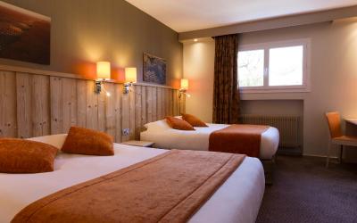 Chambre Familiale (4 Adultes) Chambre Familiale (4 Adultes)