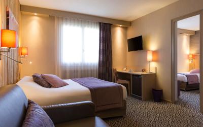 Chambre Familiale (5 Adultes) Chambre Familiale (5 Adultes)