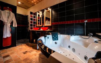 Suite avec Jacuzzi Suite avec Jacuzzi