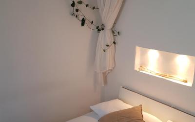 Camera Matrimoniale con Finestra