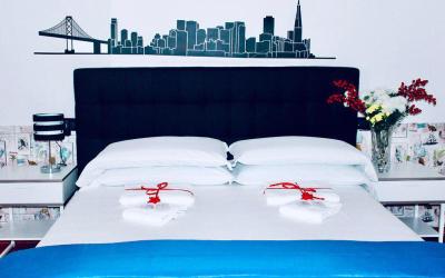 Camera Matrimoniale con Bagno in Comune 