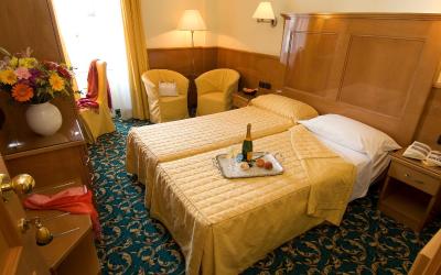 Camera Matrimoniale/Doppia con Letti Singoli