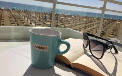 Due Camere Comunicanti con Terrazza e Vista Mare Frontale (4/5 Persone)