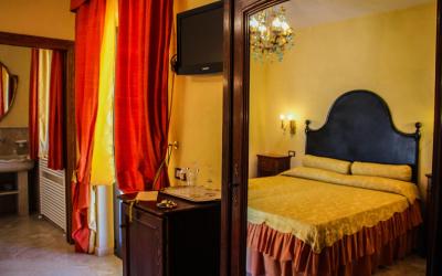 Camera Standard Matrimoniale/Doppia con Letti Singoli