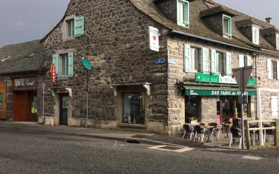 Lit Superposu00e9 dans Dortoir Mixte
