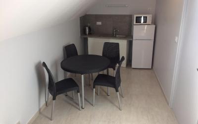 Lit Simple dans Dortoir u00e0 6 Lits