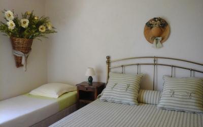 Chambre Triple - Vue sur Jardin Chambre Triple - Vue sur Jardin