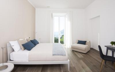 Camera Matrimoniale Deluxe con Balcone e Vista Mare