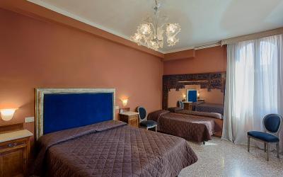 Camera Matrimoniale Superior