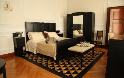 Camera Matrimoniale con Vista Lago Parziale 