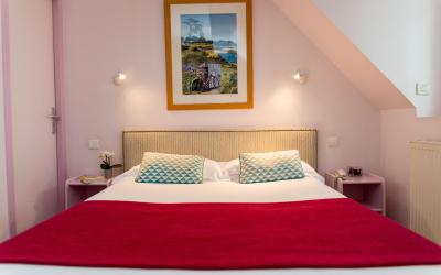 Chambre Double Mansardu00e9e avec Accu00e8s au Spa
