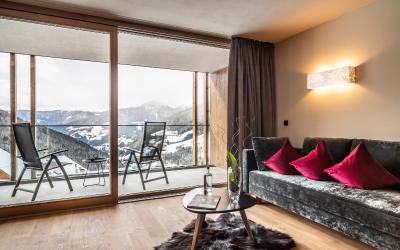 Junior Suite con Balcone e Vista Montagna