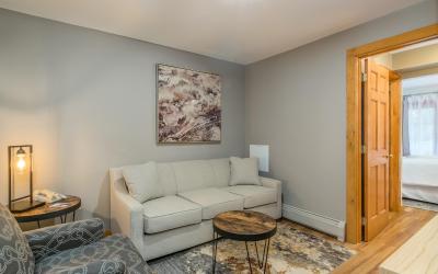 One Queen Suite