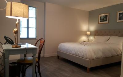 Chambre Supu00e9rieure Lit Queen-Size Chambre Supu00e9rieure Lit Queen-Size