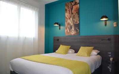 Chambre Lit Queen-Size Supu00e9rieure - Non-Fumeurs Chambre Lit Queen-Size Supu00e9rieure - Non-Fumeurs