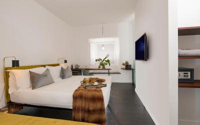 Camera Tripla Standard