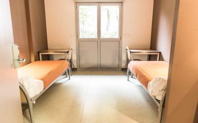 Chambre Double - Accessible aux Personnes u00e0 Mobilitu00e9 Ru00e9duite  Chambre Double - Accessible aux Personnes u00e0 Mobilitu00e9 Ru00e9duite