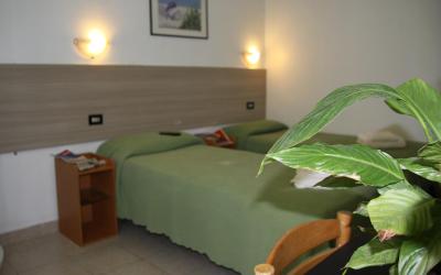 Camera Tripla Basic con Bagno in Comune