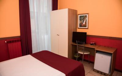 Camera Tripla Budget